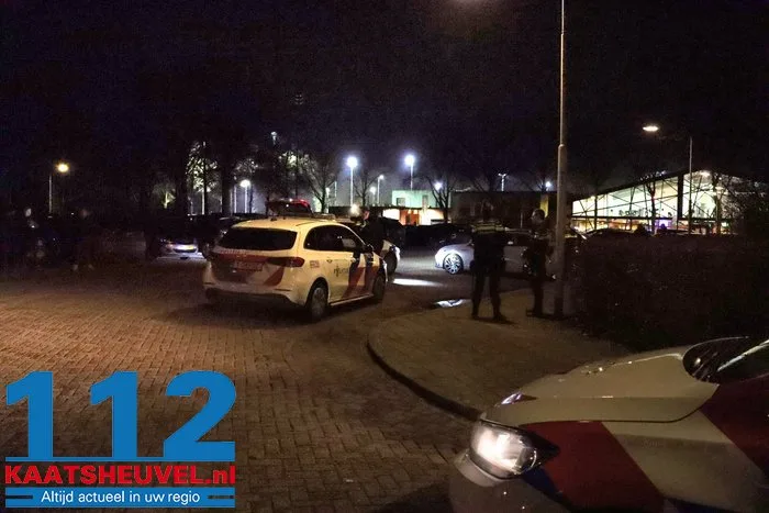 Onrust tussen jongeren in Vlijmen waarbij geprobeerd is iemand te steken 2 Onrust tussen jongeren in Vlijmen waarbij geprobeerd is iemand te steken 112 De Langstraat