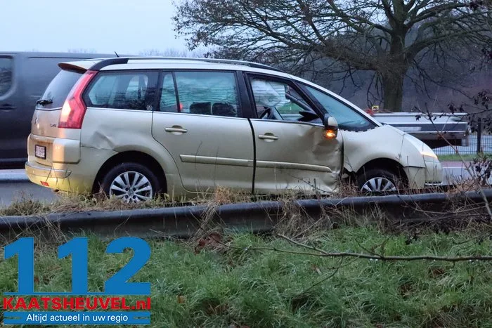 Auto rijdt na aanrijding in Oudheusden in sloot en raakt total loss 4 Auto rijdt na aanrijding in Oudheusden in sloot en raakt total loss 112 De Langstraat