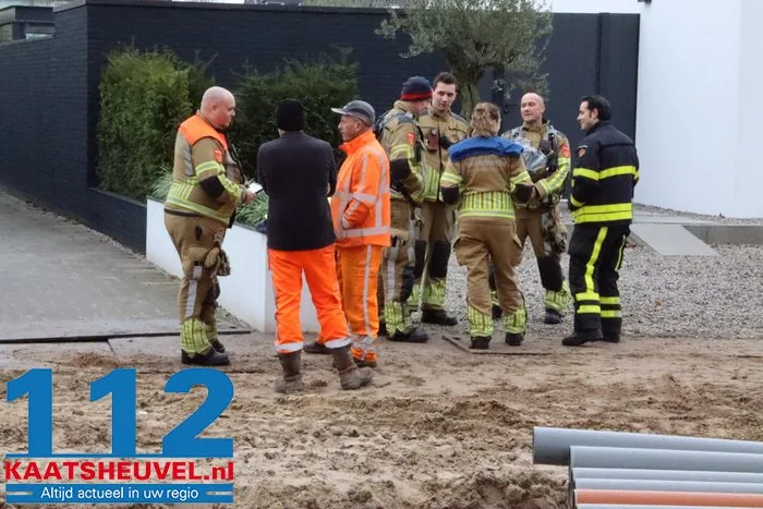 Gasleiding geraakt tijdens werkzaamheden in Waalwijk, brandweer dicht lek 6 Gasleiding geraakt tijdens werkzaamheden in Waalwijk, brandweer dicht lek 112 De Langstraat