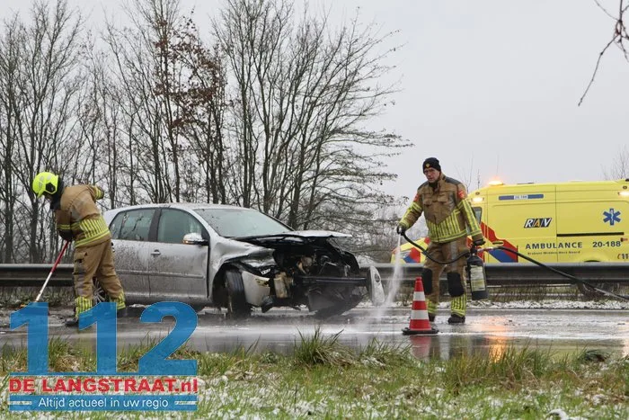 Auto knalt frontaal de vangrail in Midden-Brabantweg Kaatsheuvel 3 Auto knalt frontaal de vangrail in Midden-Brabantweg Kaatsheuvel 112 De Langstraat