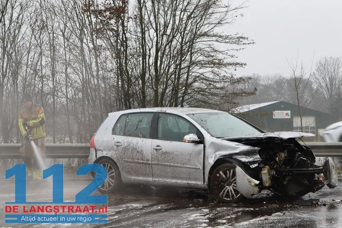Auto knalt frontaal de vangrail in Midden-Brabantweg Kaatsheuvel 17 Auto knalt frontaal de vangrail in Midden-Brabantweg Kaatsheuvel 112 De Langstraat