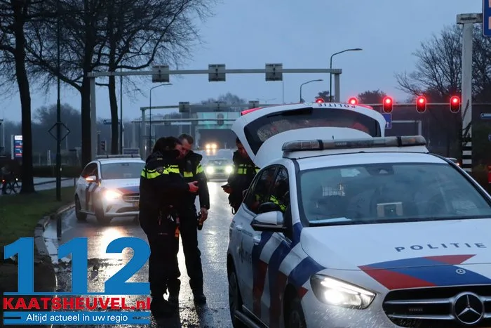 Man rijdt onder invloed lantaarnpaal uit de grond vlak bij Efteling 9 Man rijdt onder invloed lantaarnpaal uit de grond vlak bij Efteling 112 De Langstraat