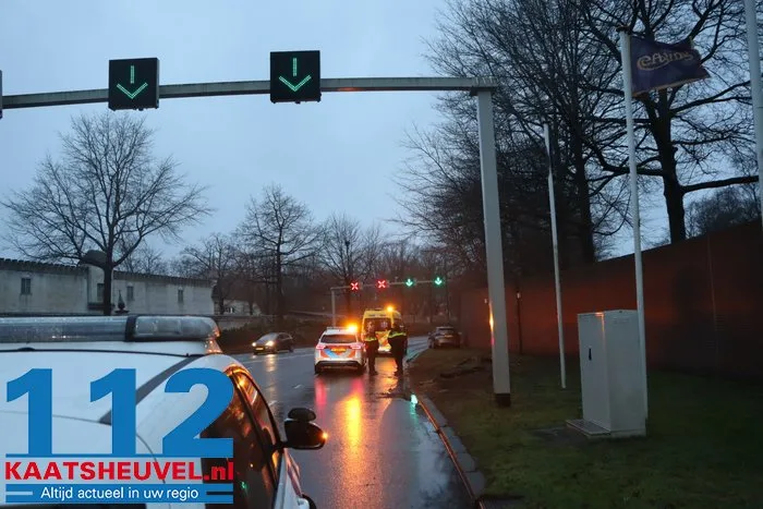 Man rijdt onder invloed lantaarnpaal uit de grond vlak bij Efteling 19 Man rijdt onder invloed lantaarnpaal uit de grond vlak bij Efteling 112 De Langstraat