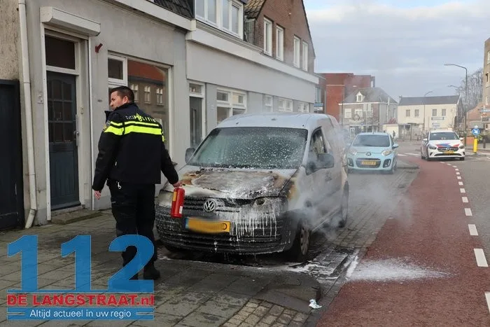 Kortsluiting leidt tot autobrand in Kaatsheuvel 6 Kortsluiting leidt tot autobrand in Kaatsheuvel 112 De Langstraat