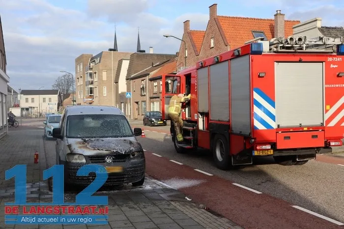 Kortsluiting leidt tot autobrand in Kaatsheuvel 9 Kortsluiting leidt tot autobrand in Kaatsheuvel 112 De Langstraat