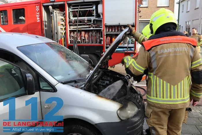 Kortsluiting leidt tot autobrand in Kaatsheuvel 22 Kortsluiting leidt tot autobrand in Kaatsheuvel 112 De Langstraat