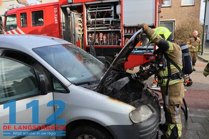 Kortsluiting leidt tot autobrand in Kaatsheuvel 23 Kortsluiting leidt tot autobrand in Kaatsheuvel 112 De Langstraat