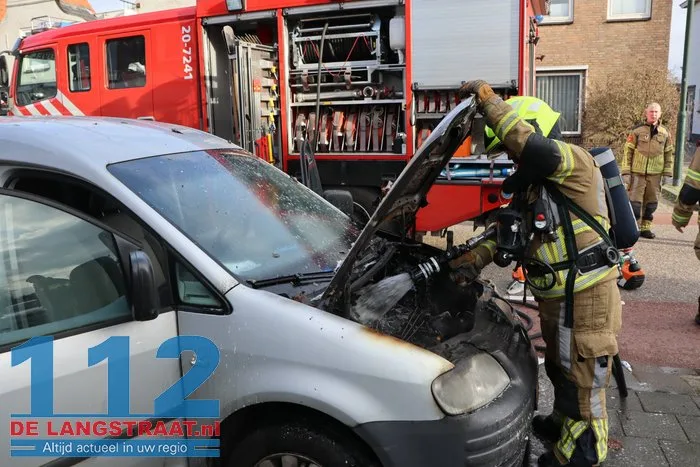 Kortsluiting leidt tot autobrand in Kaatsheuvel 24 Kortsluiting leidt tot autobrand in Kaatsheuvel 112 De Langstraat