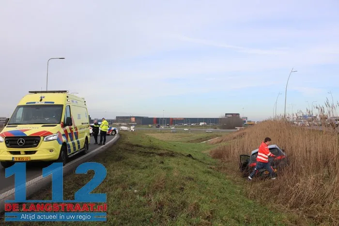 Auto over de kop Midden-Brabantweg Waalwijk 2 Auto over de kop Midden-Brabantweg Waalwijk 112 De Langstraat