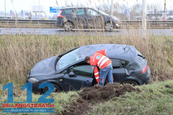 Auto over de kop Midden-Brabantweg Waalwijk 4 Auto over de kop Midden-Brabantweg Waalwijk 112 De Langstraat