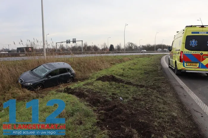 Auto over de kop Midden-Brabantweg Waalwijk 8 Auto over de kop Midden-Brabantweg Waalwijk 112 De Langstraat