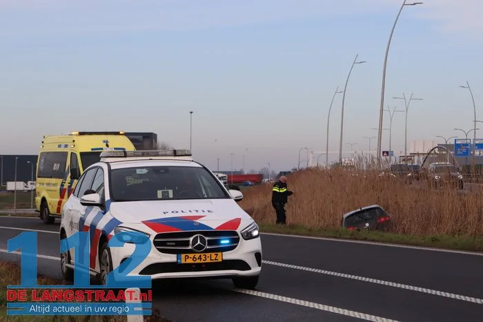 Auto over de kop Midden-Brabantweg Waalwijk 13 Auto over de kop Midden-Brabantweg Waalwijk 112 De Langstraat