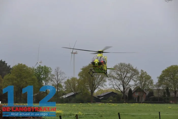 Vrouw zwaargewond door trap van paard in De Moer 1 Vrouw zwaargewond door trap van paard in De Moer 112 De Langstraat