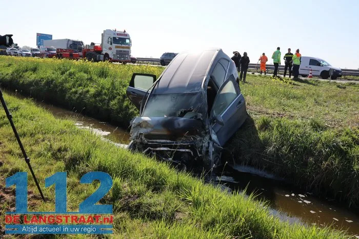 Auto vliegt in brand na botsing met vrachtwagen Waspik 1 Auto vliegt in brand na botsing met vrachtwagen Waspik 112 De Langstraat