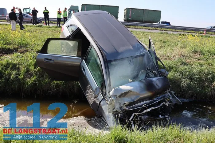 Auto vliegt in brand na botsing met vrachtwagen Waspik 3 Auto vliegt in brand na botsing met vrachtwagen Waspik 112 De Langstraat