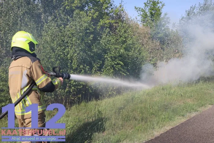 Brand naast het Halve Zolenpad, brandweer snel ter plaatse 112 De Langstraat