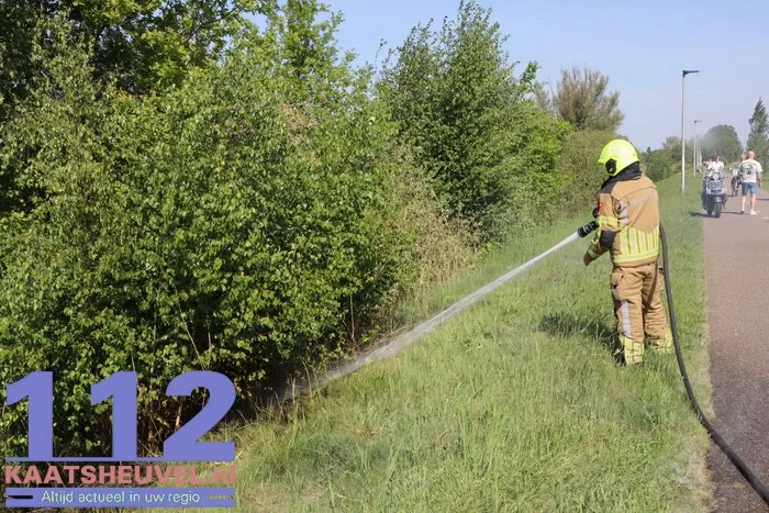 Brand naast het Halve Zolenpad, brandweer snel ter plaatse 112 De Langstraat