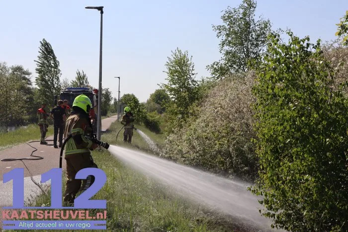Brand naast het Halve Zolenpad, brandweer snel ter plaatse 112 De Langstraat