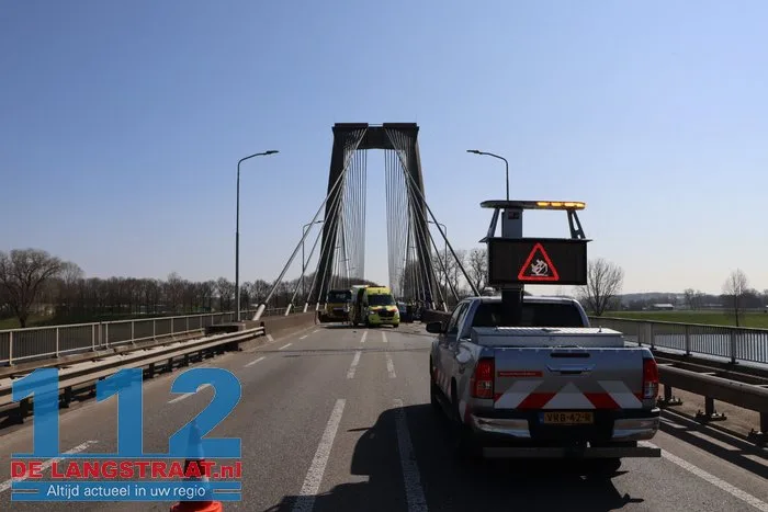 Ravage na ongeval met 4 voertuigen op Heusdense Brug Heesbeen 16 Ravage na ongeval met 4 voertuigen op Heusdense Brug Heesbeen 112 De Langstraat