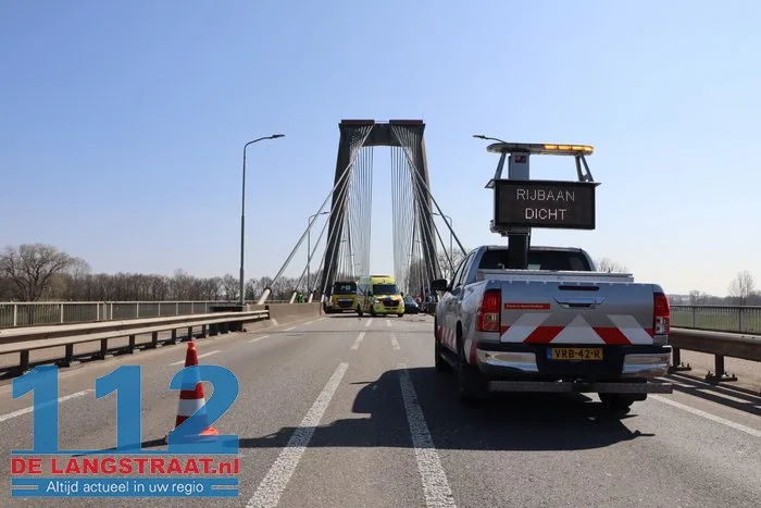 Ravage na ongeval met 4 voertuigen op Heusdense Brug Heesbeen 17 Ravage na ongeval met 4 voertuigen op Heusdense Brug Heesbeen 112 De Langstraat