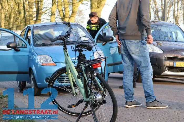 Zonder rijbewijs en onder invloed: scooterrijder veroorzaakt ongeval in Waspik, vrouw op fiets gewond 2 Zonder rijbewijs en onder invloed: scooterrijder veroorzaakt ongeval in Waspik, vrouw op fiets gewond 112 De Langstraat