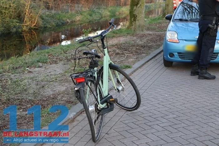 Zonder rijbewijs en onder invloed: scooterrijder veroorzaakt ongeval in Waspik, vrouw op fiets gewond 7 Zonder rijbewijs en onder invloed: scooterrijder veroorzaakt ongeval in Waspik, vrouw op fiets gewond 112 De Langstraat