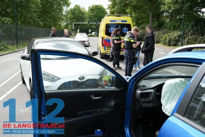 Aanrijding op Europalaan Kaatsheuvel: twee zwaar beschadigd 7 Aanrijding op Europalaan Kaatsheuvel: twee zwaar beschadigd 112 De Langstraat