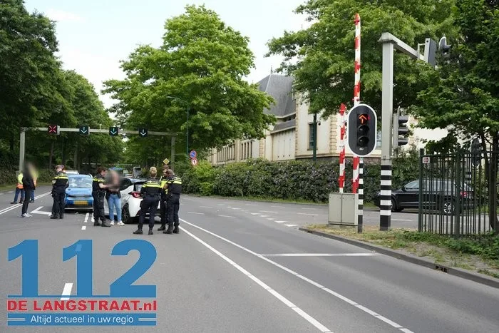 Aanrijding op Europalaan Kaatsheuvel: twee zwaar beschadigd 10 Aanrijding op Europalaan Kaatsheuvel: twee zwaar beschadigd 112 De Langstraat