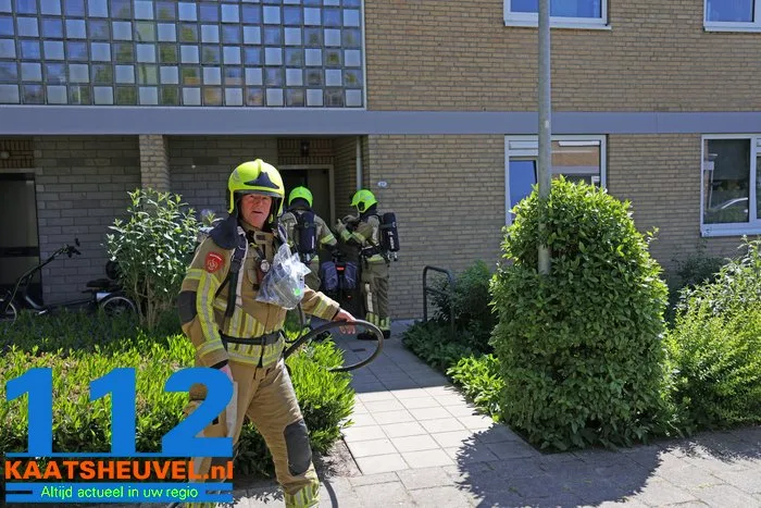 Brandweer rukt uit voor rookontwikkeling in woning aan de Ir. Lelystraat Waalwijk 3 Brandweer rukt uit voor rookontwikkeling in woning aan de Ir. Lelystraat Waalwijk 112 De Langstraat