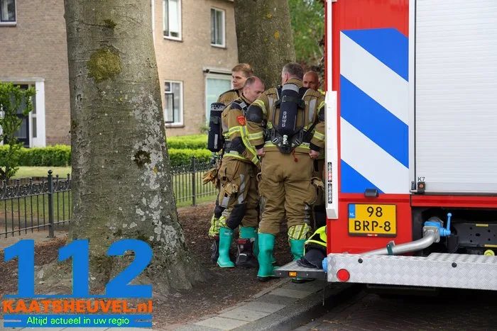 Brandweer moet uitrukken voor een milieugevaarlijke stof in de kerk aan Hollandsestraat Waalwijk 3 Brandweer moet uitrukken voor een milieugevaarlijke stof in de kerk aan Hollandsestraat Waalwijk 112 De Langstraat