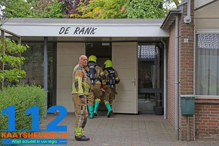 Brandweer moet uitrukken voor een milieugevaarlijke stof in de kerk aan Hollandsestraat Waalwijk 6 Brandweer moet uitrukken voor een milieugevaarlijke stof in de kerk aan Hollandsestraat Waalwijk 112 De Langstraat