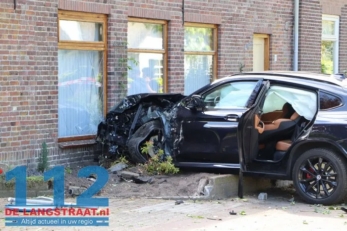 Ravage bij ongeval Wielstraat Kaatsheuvel 4 Ravage bij ongeval Wielstraat Kaatsheuvel 112 De Langstraat