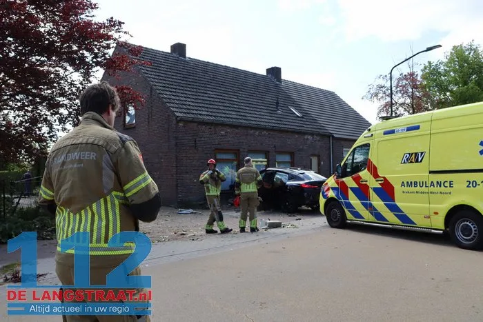 Ravage bij ongeval Wielstraat Kaatsheuvel 6 Ravage bij ongeval Wielstraat Kaatsheuvel 112 De Langstraat