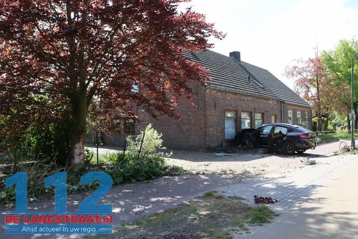 Ravage bij ongeval Wielstraat Kaatsheuvel 14 Ravage bij ongeval Wielstraat Kaatsheuvel 112 De Langstraat