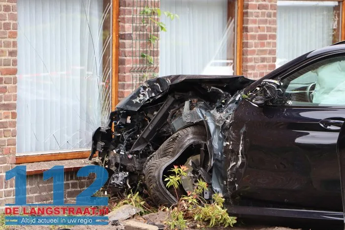 Ravage bij ongeval Wielstraat Kaatsheuvel 23 Ravage bij ongeval Wielstraat Kaatsheuvel 112 De Langstraat