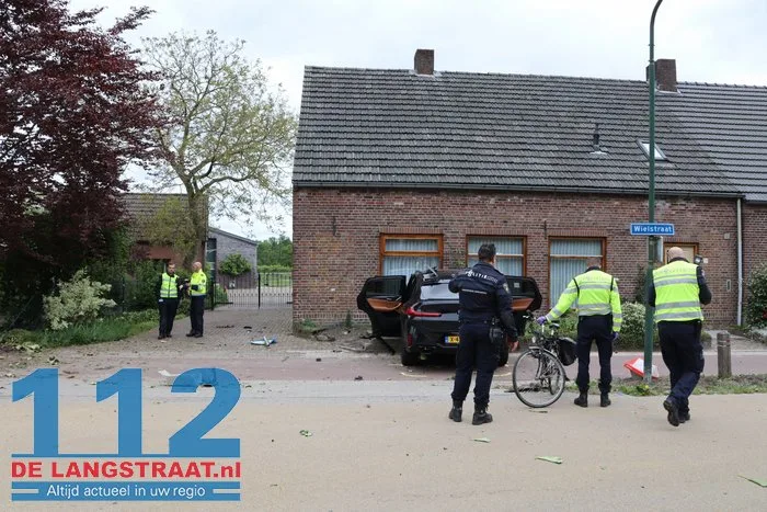 Ravage bij ongeval Wielstraat Kaatsheuvel 25 Ravage bij ongeval Wielstraat Kaatsheuvel 112 De Langstraat