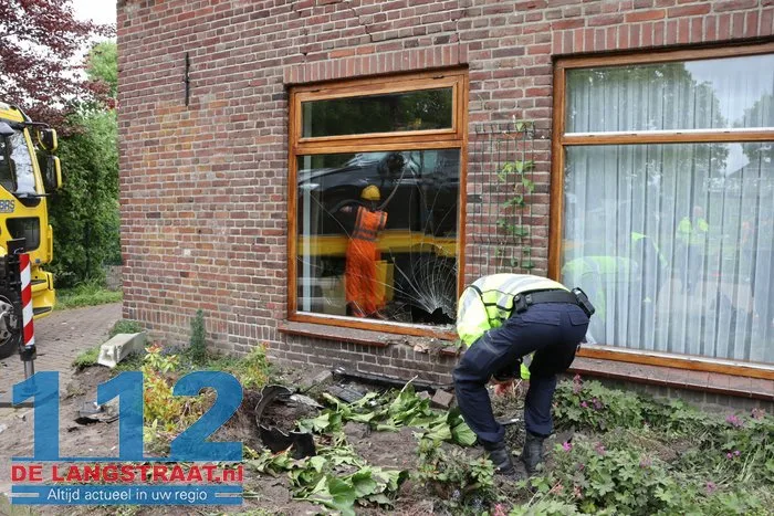 Ravage bij ongeval Wielstraat Kaatsheuvel 35 Ravage bij ongeval Wielstraat Kaatsheuvel 112 De Langstraat