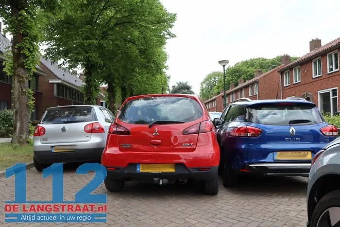 Vier auto's beschadigd bij botsing op Sint Josephstraat Kaatsheuvel 4 Vier auto's beschadigd bij botsing op Sint Josephstraat Kaatsheuvel 112 De Langstraat