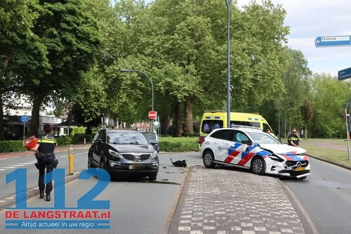 Twee agenten gewond bij ongeval in Waalwijk 2 Twee agenten gewond bij ongeval in Waalwijk 112 De Langstraat