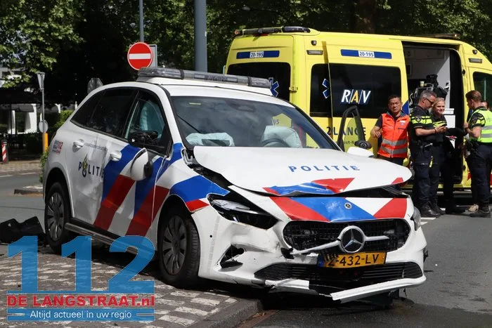 Twee agenten gewond bij ongeval in Waalwijk 4 Twee agenten gewond bij ongeval in Waalwijk 112 De Langstraat