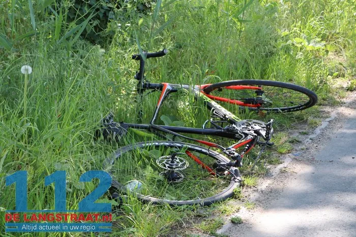 Wielrenner gewond na botsing met auto in Sprang-Capelle 2 Wielrenner gewond na botsing met auto in Sprang-Capelle 112 De Langstraat
