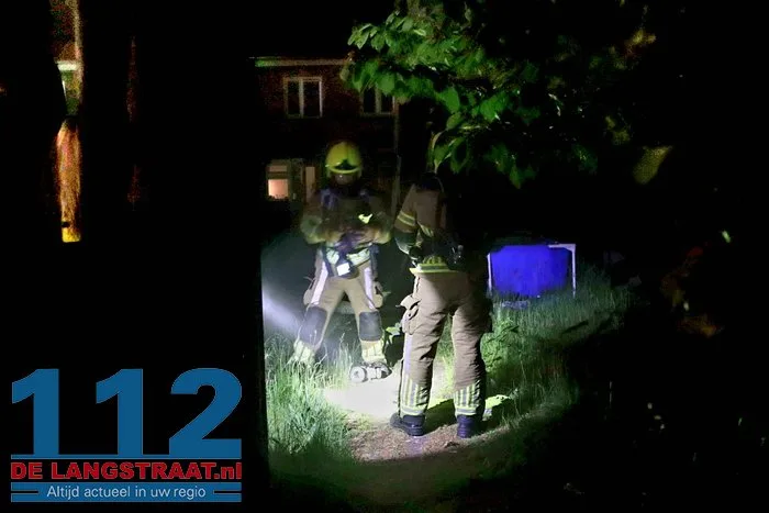 Bewoners blussen schuurbrand met tuinslang Kaatsheuvel 3 Bewoners blussen schuurbrand met tuinslang Kaatsheuvel 112 De Langstraat