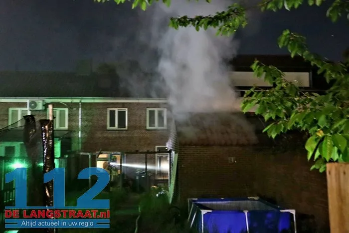 Bewoners blussen schuurbrand met tuinslang Kaatsheuvel 4 Bewoners blussen schuurbrand met tuinslang Kaatsheuvel 112 De Langstraat