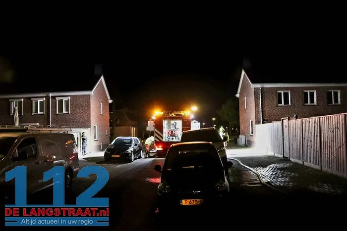 Bewoners blussen schuurbrand met tuinslang Kaatsheuvel 11 Bewoners blussen schuurbrand met tuinslang Kaatsheuvel 112 De Langstraat