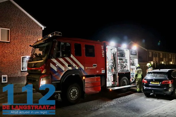 Bewoners blussen schuurbrand met tuinslang Kaatsheuvel 12 Bewoners blussen schuurbrand met tuinslang Kaatsheuvel 112 De Langstraat