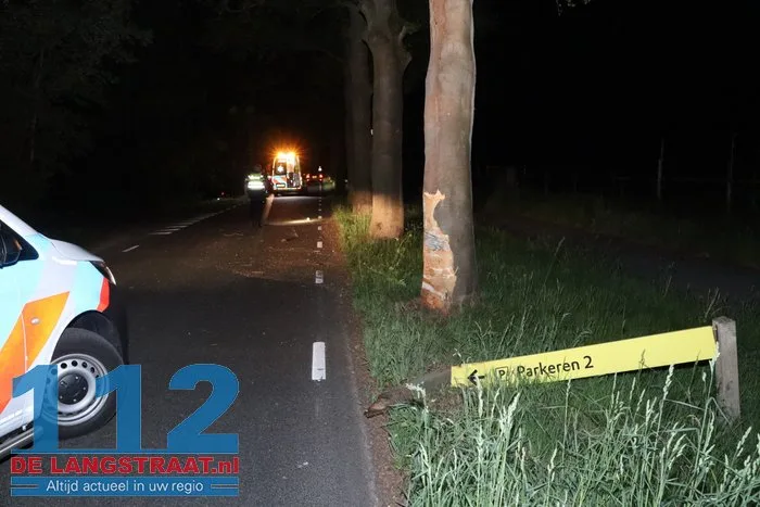 Dronken bestuurder ramt meerdere bomen Bergstraat De Moer 1 Dronken bestuurder ramt meerdere bomen Bergstraat De Moer 112 De Langstraat