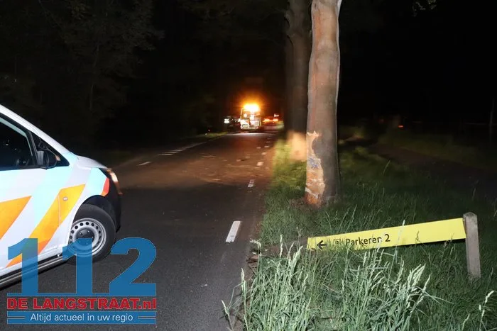 Dronken bestuurder ramt meerdere bomen Bergstraat De Moer 2 Dronken bestuurder ramt meerdere bomen Bergstraat De Moer 112 De Langstraat