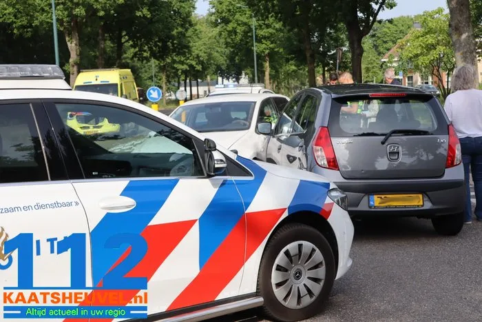 Forse schade aan twee auto’s door botsing in Kaatsheuvel 7 Forse schade aan twee auto’s door botsing in Kaatsheuvel 112 De Langstraat