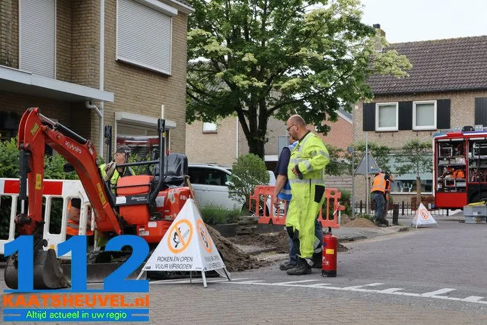 Gasleiding geraakt tijdens werkzaamheden in Diepenbrockstraat Waspik 10 Gasleiding geraakt tijdens werkzaamheden in Diepenbrockstraat Waspik 112 De Langstraat