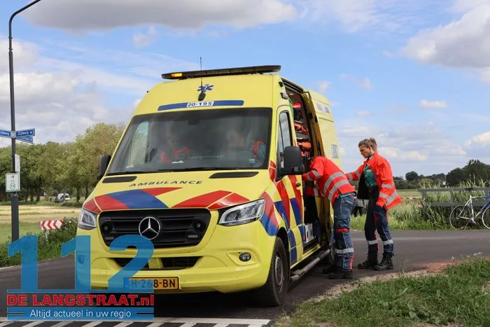 Zwaargewonde wielrenner bij aanrijding tussen Waspik en Raamsdonk, traumaheli ingezet 15 Zwaargewonde wielrenner bij aanrijding tussen Waspik en Raamsdonk, traumaheli ingezet 112 De Langstraat